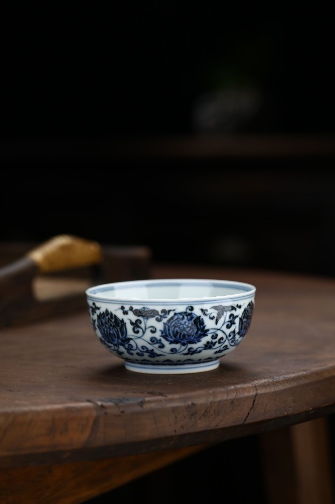 布一窑柴窑缠枝宝莲敦式杯