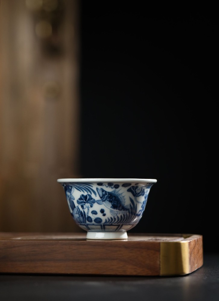 布一窑柴窑元代鱼藻纹压手杯