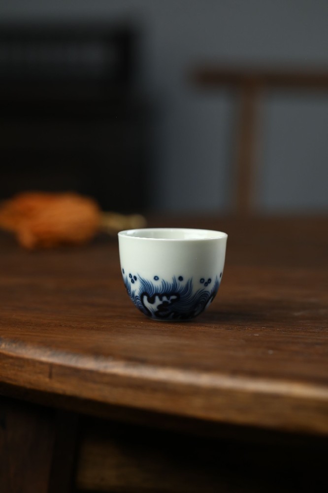 布一窑柴窑元代青花海浪纹一口杯