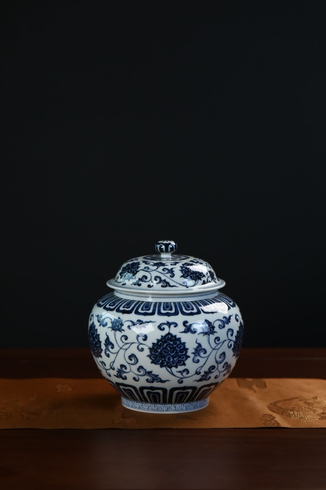 布一窑柴窑元代缠枝莲茶叶罐