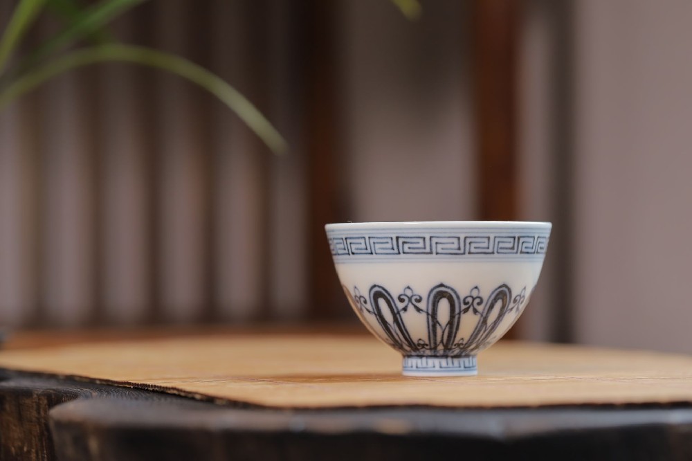 布一窑永乐宝相鸡心杯