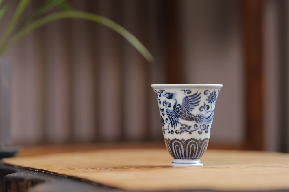 布一窑缠枝飞凤闻香杯