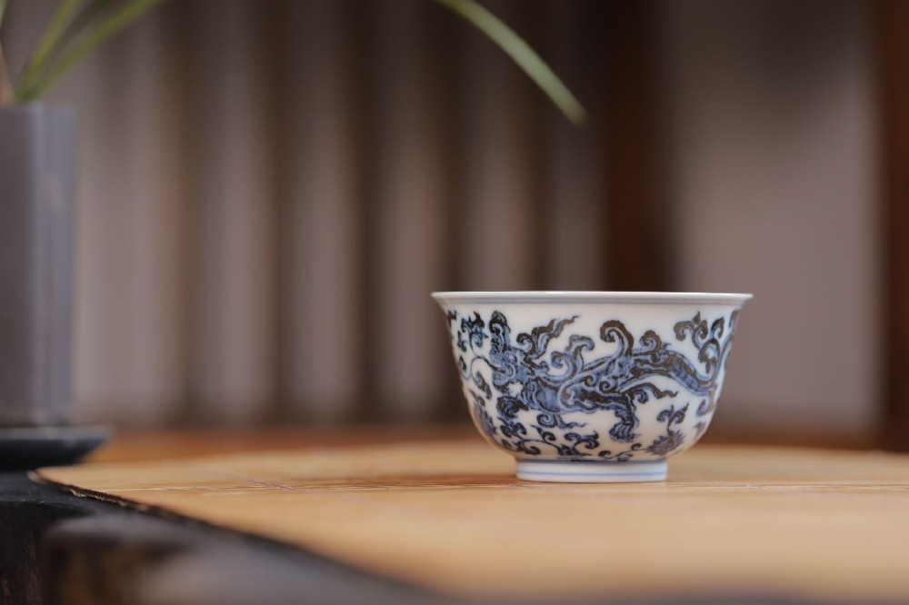 布一窑卷草龙小压手杯