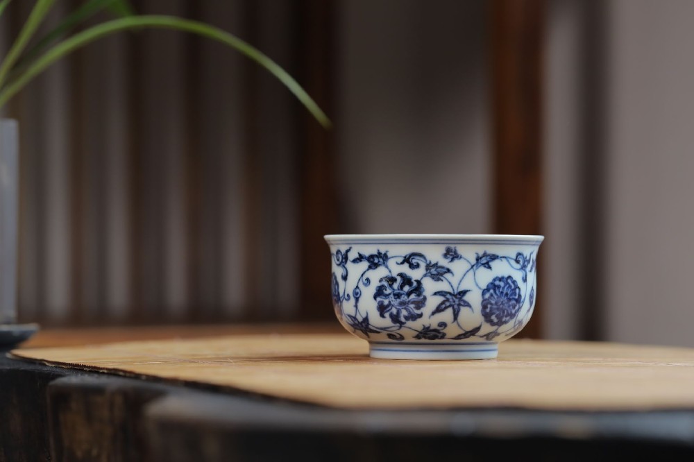布一窑缠枝炉式杯