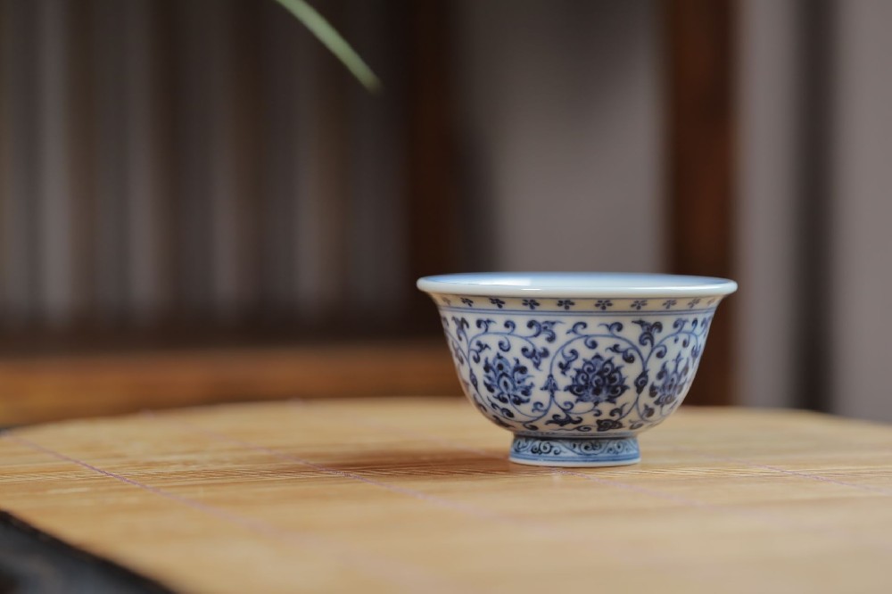 布一窑永乐缠枝双狮压手杯