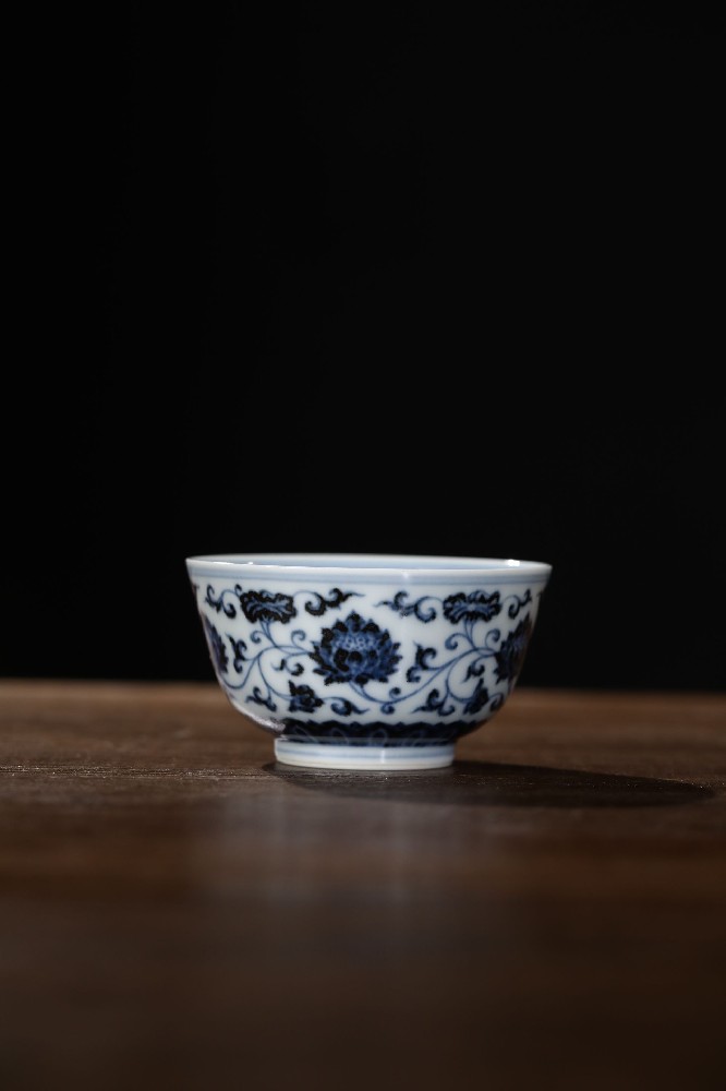 布一窑缠枝佛莲主人杯