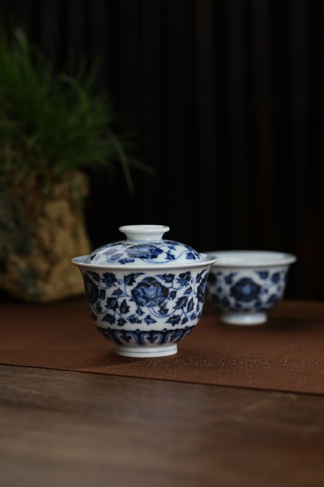 布一窑青花缠枝四季花卉套组（岩茶小盖碗和小压手杯）