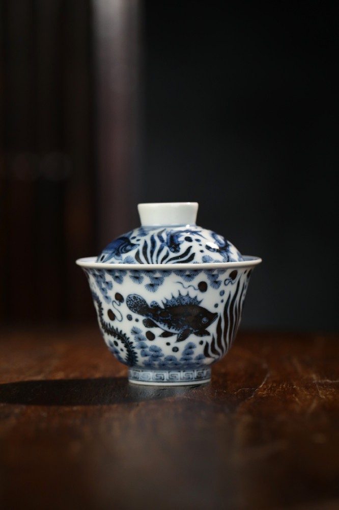 布一窑青花鱼乐图元宝盖碗
